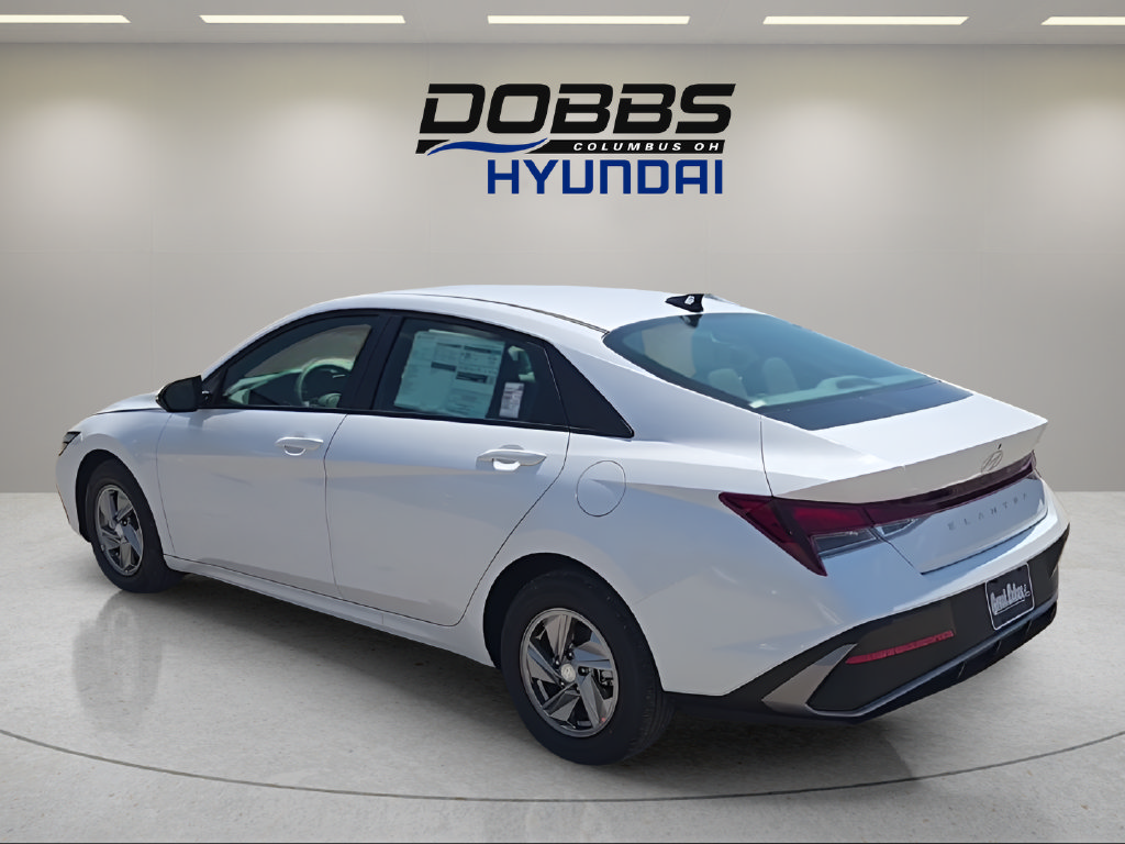 New 2026 Hyundai Elantra SE FWD image 3