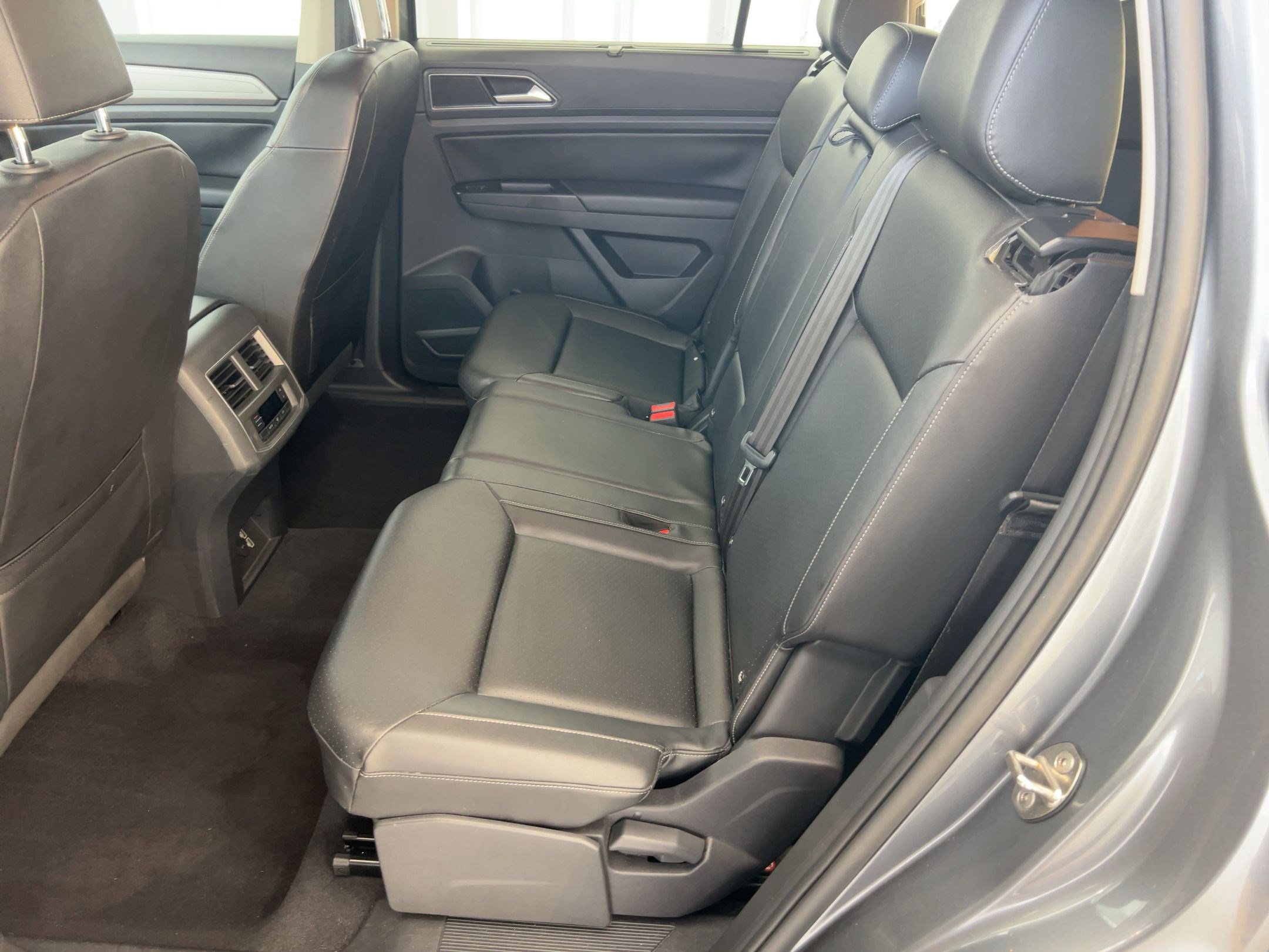 Used 2019 Volkswagen Atlas SE w/ Towing Package image 15