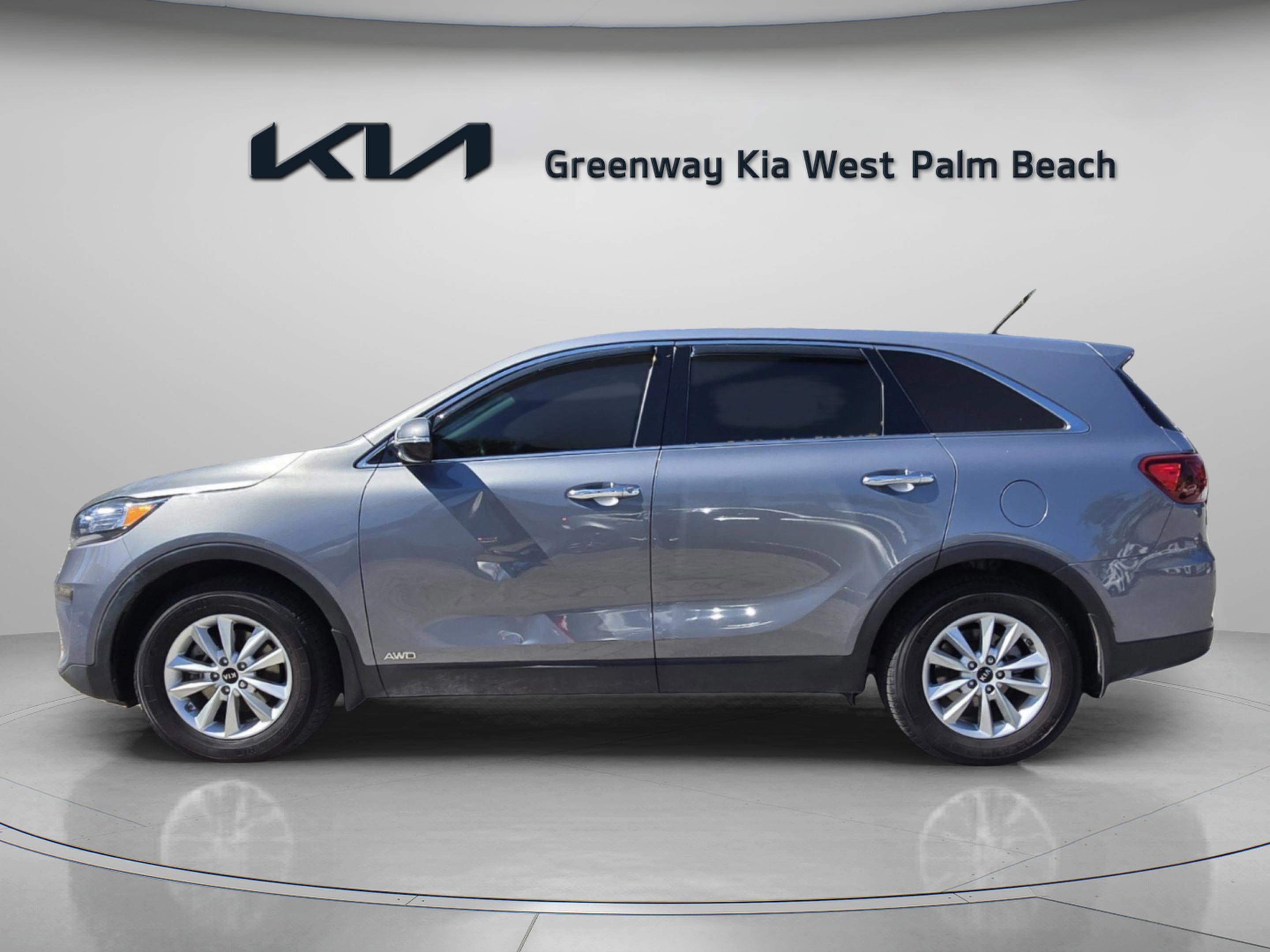 Used 2020 Kia Sorento LX image 4
