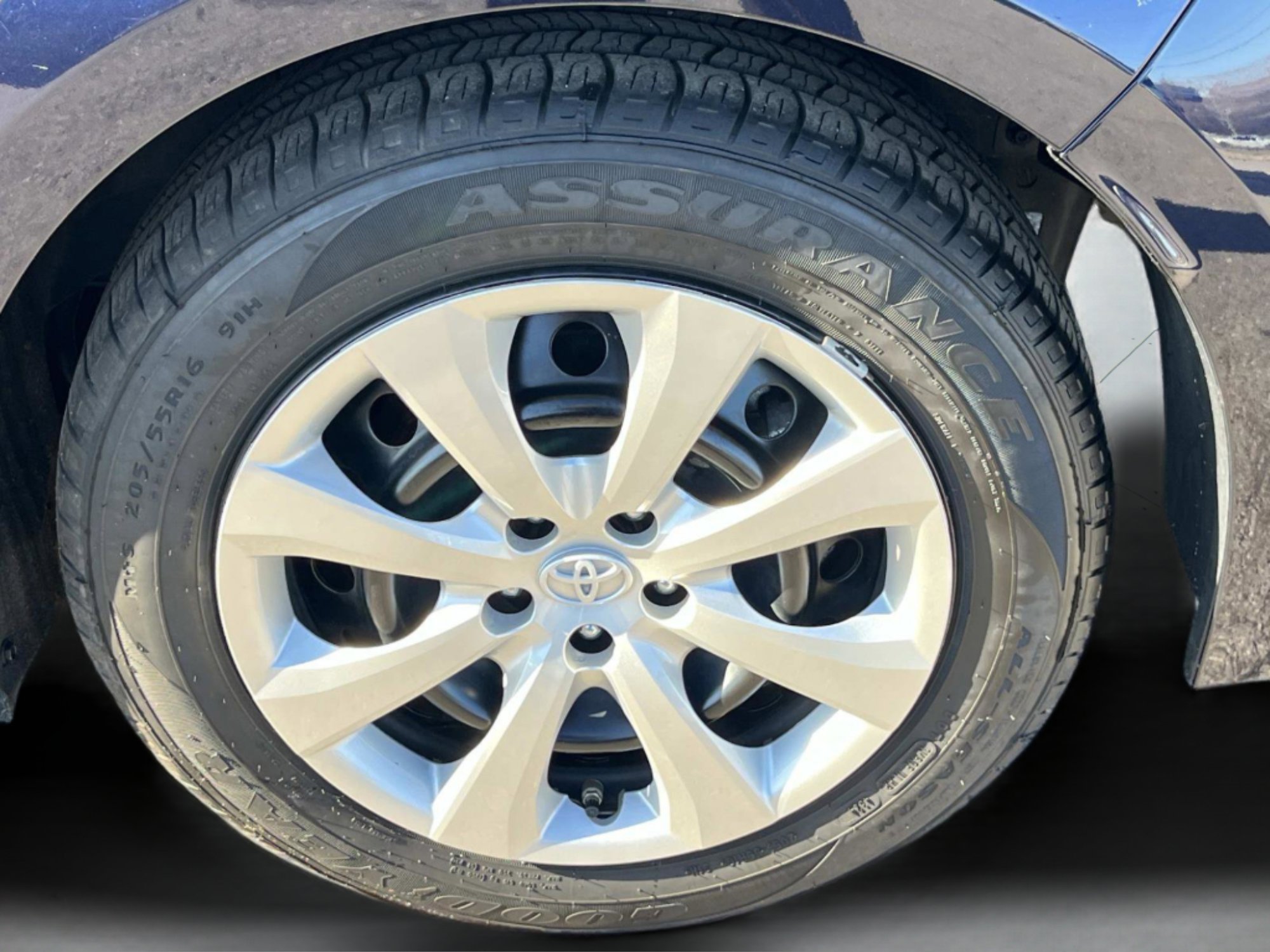 Used 2023 Toyota Corolla LE image 33