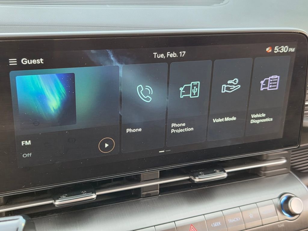 Used 2025 Hyundai Kona SE image 16