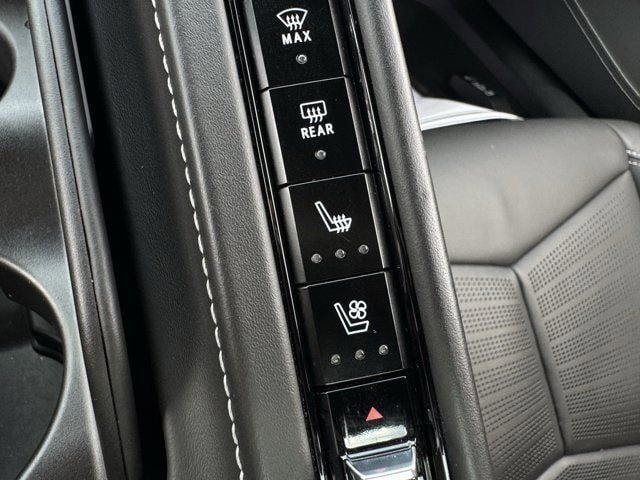 Used 2021 Chevrolet Corvette Stingray Premium Conv w/ Z51 Performance Package RWD image 23