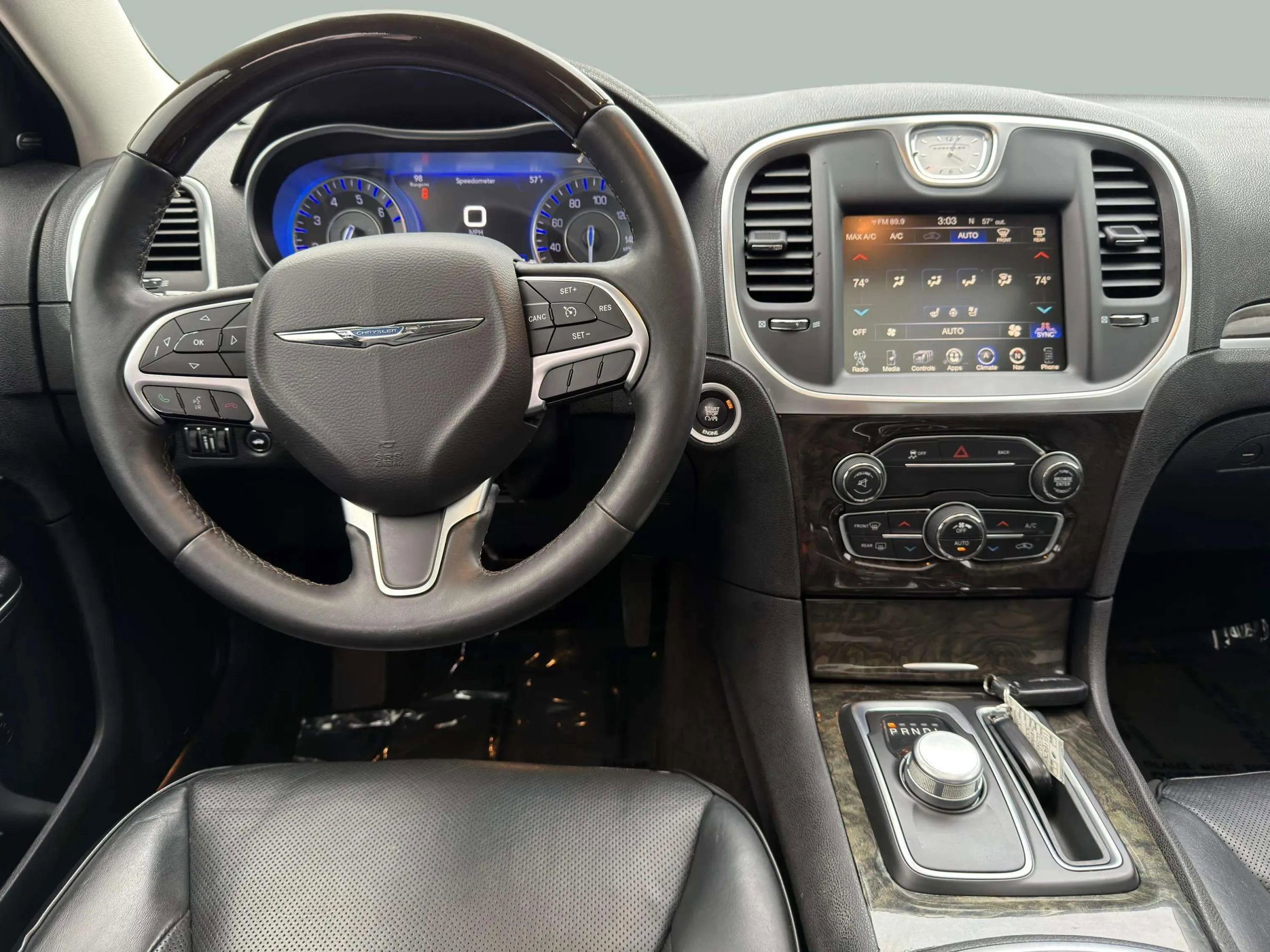 Used 2016 Chrysler 300 C image 18