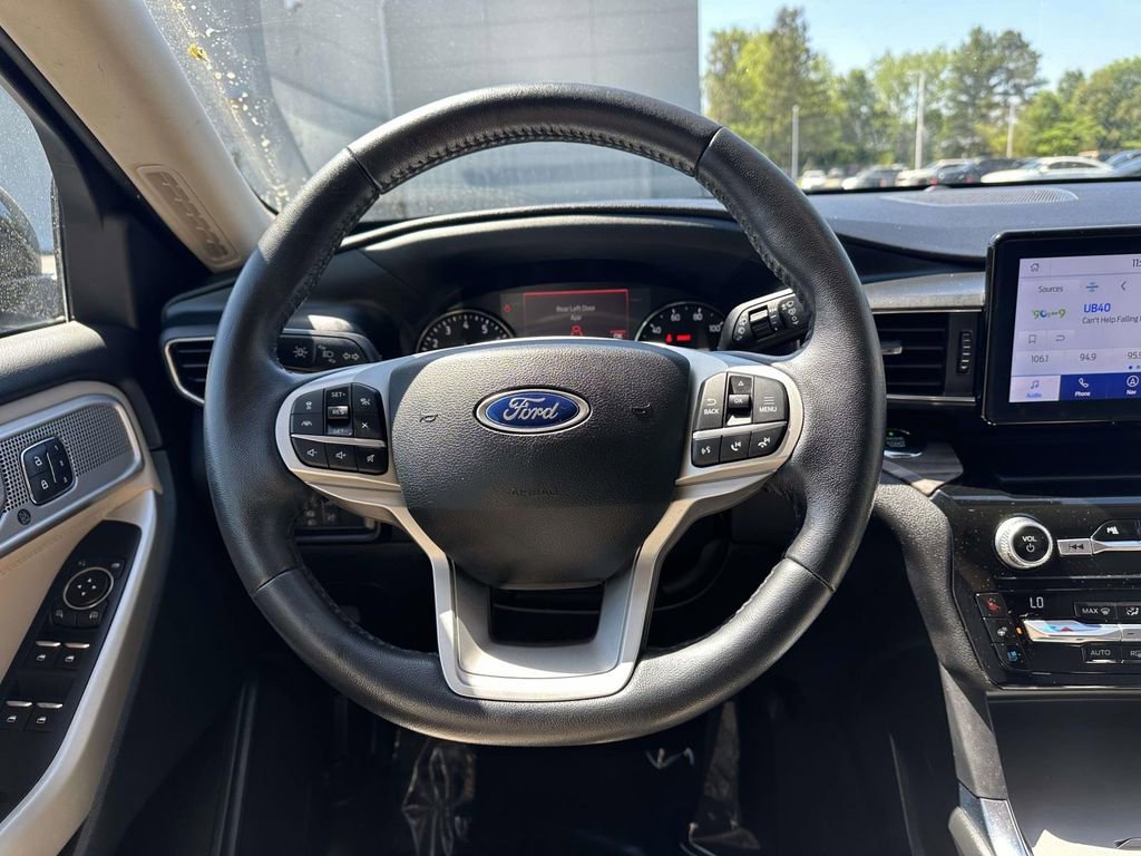 Used 2021 Ford Explorer Limited w/ Equipment Group 301A RWD image 12