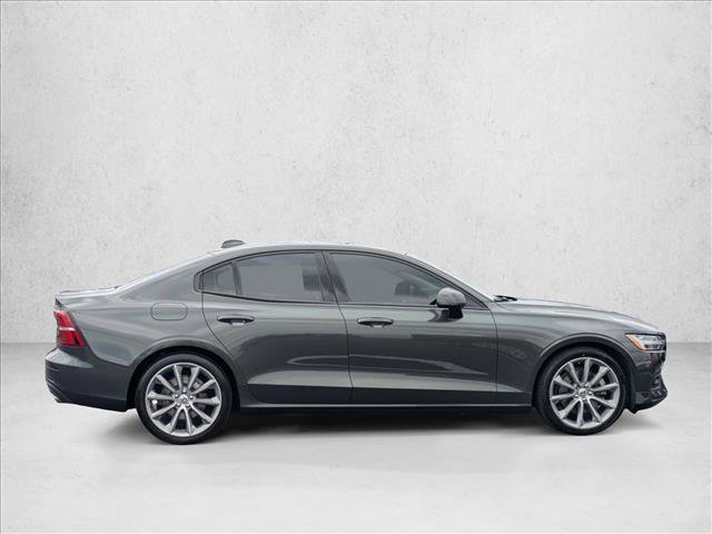 Used 2021 Volvo S60 T5 Momentum FWD image 4