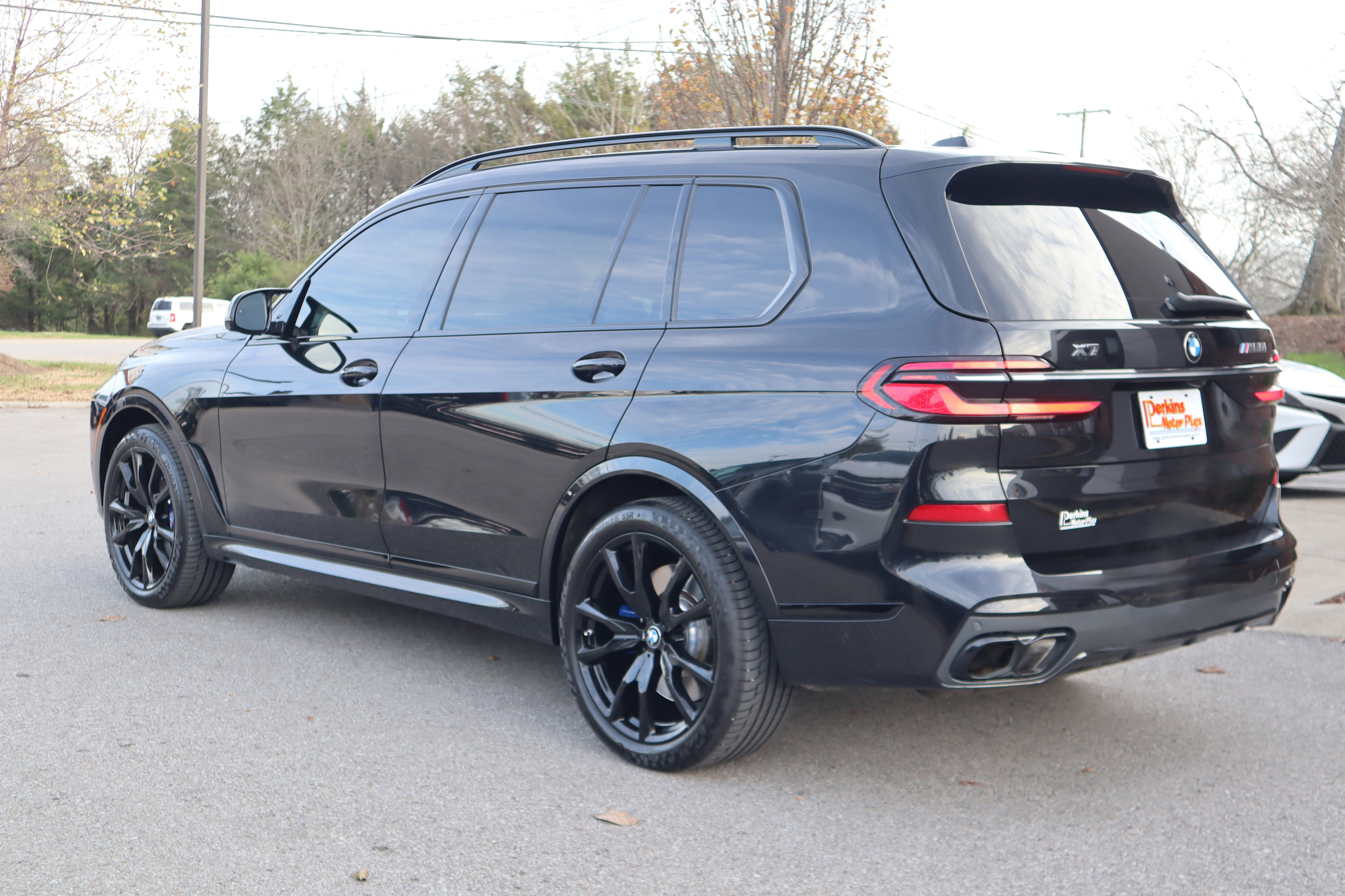 Used 2023 BMW X7 M60i w/ Executive Package image 9