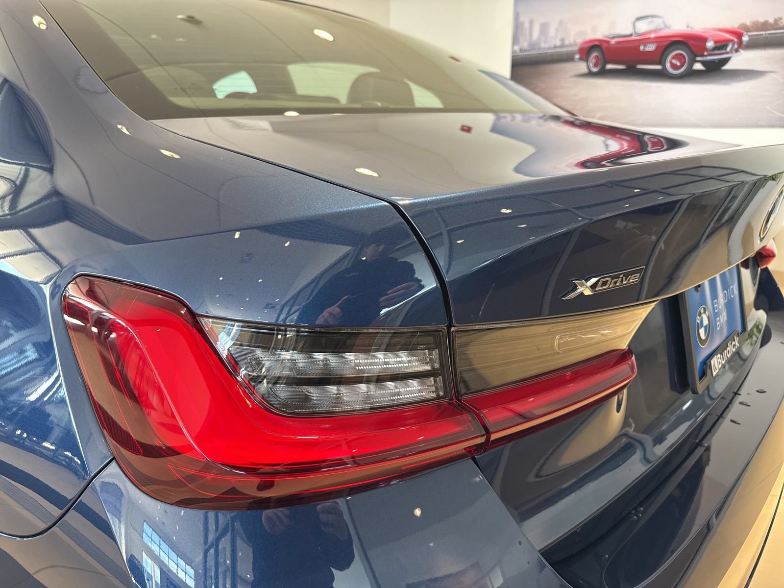 Certified 2023 BMW 330i xDrive Sedan w/ Premium Package AWD/4WD image 8