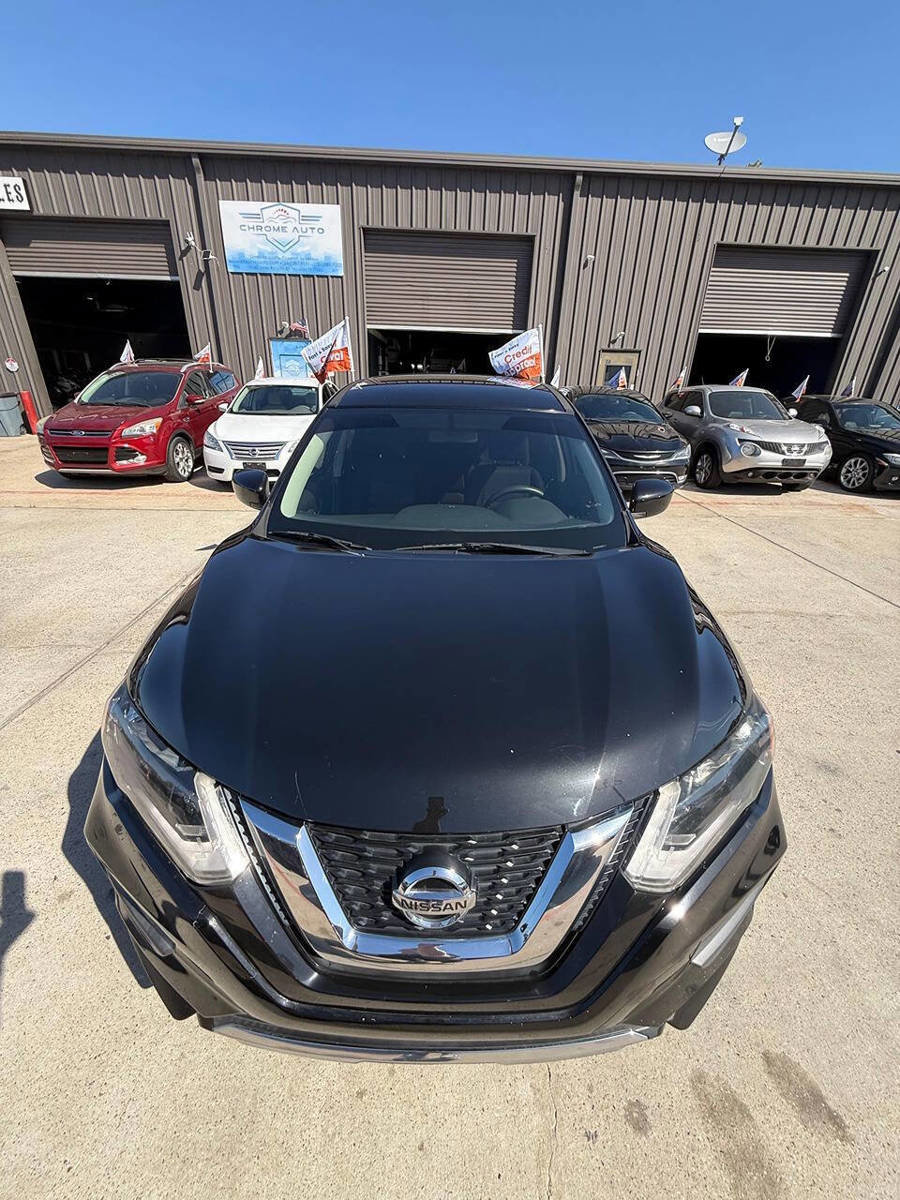 Used 2017 Nissan Rogue S image 11