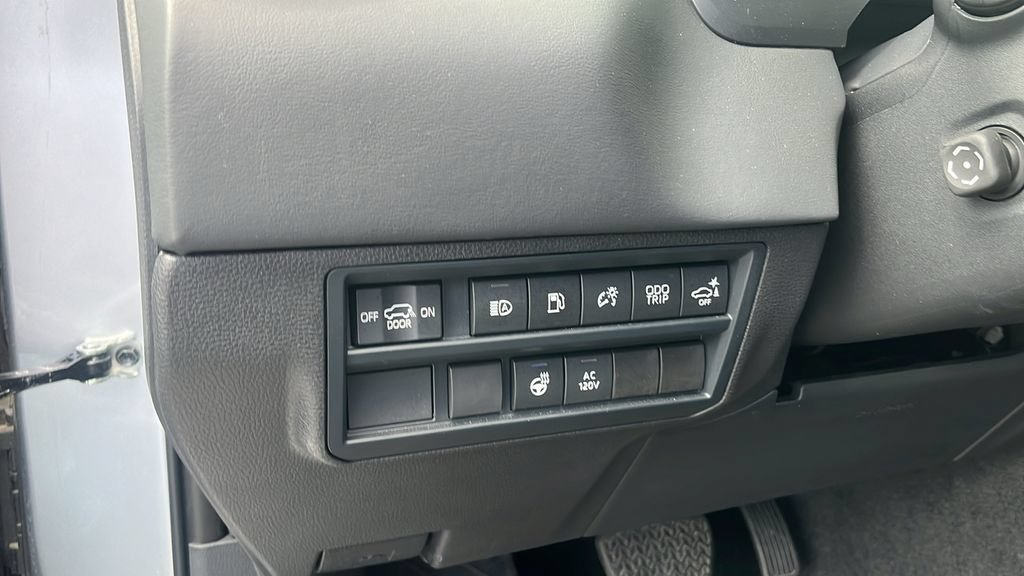 Used 2024 Toyota Sequoia Platinum AWD/4WD image 11
