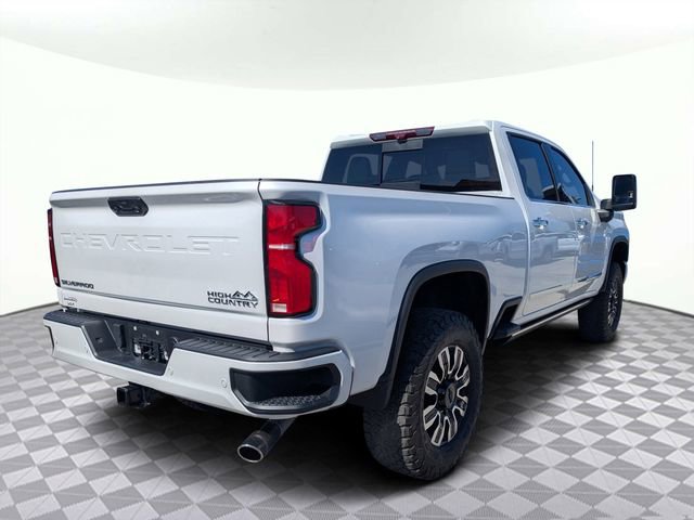 Used 2024 Chevrolet Silverado 2500 High Country w/ High Country Premium Package AWD/4WD image 3