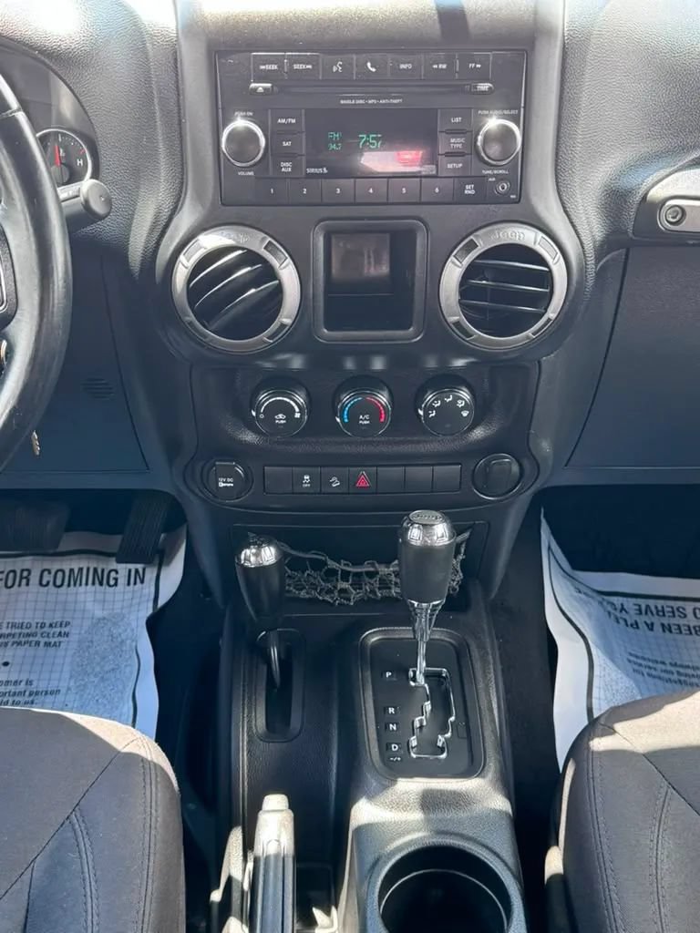 Used 2015 Jeep Wrangler Unlimited Sport w/ Connectivity Group AWD/4WD image 19