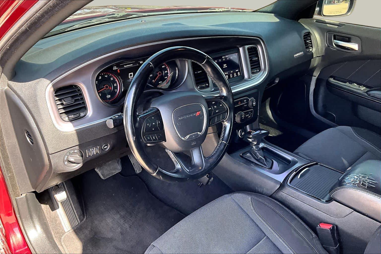 Used 2020 Dodge Charger SXT w/ Blacktop Package RWD image 16
