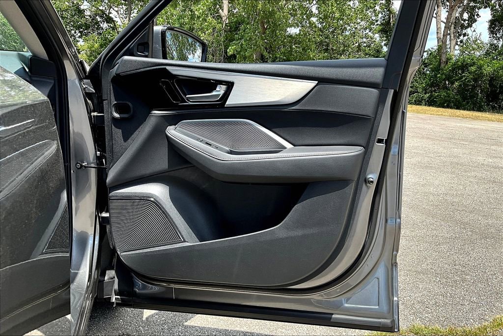 Used 2024 Acura MDX SH-AWD image 25