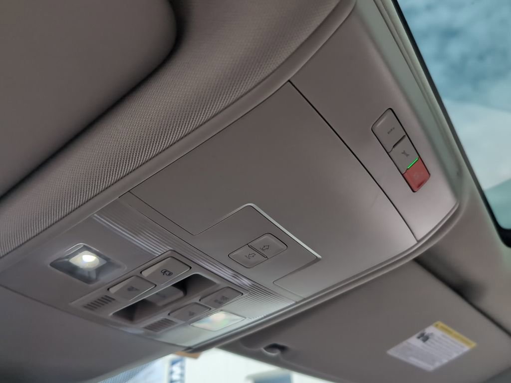 Used 2023 Volkswagen Atlas SEL R-Line image 27