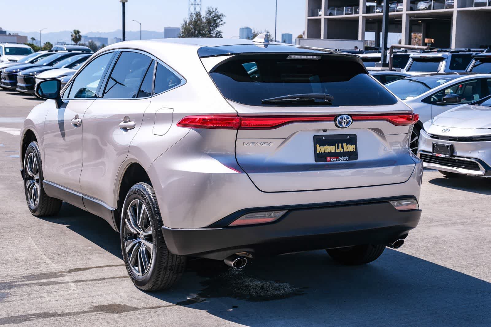 Certified 2024 Toyota Venza LE AWD/4WD image 6