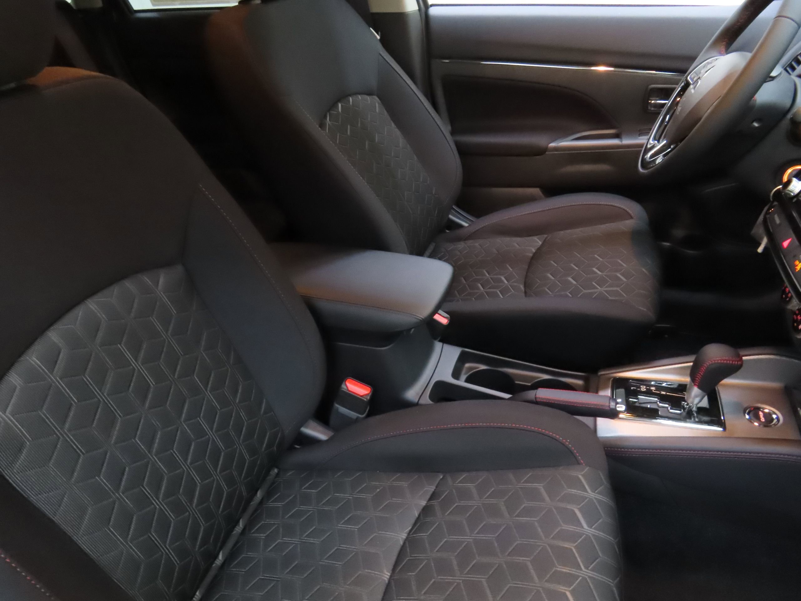 New 2025 Mitsubishi Outlander Sport LE image 24