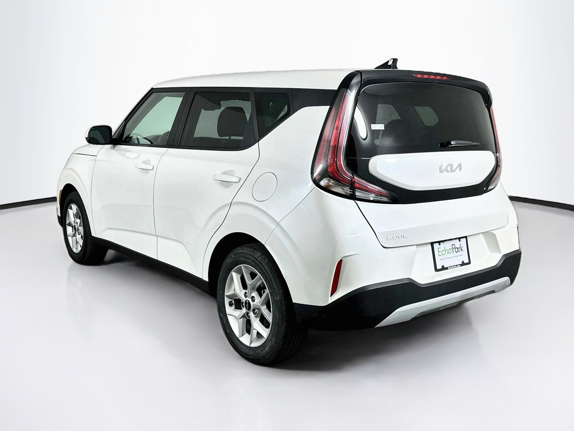 Used 2025 Kia Soul LX w/ LX Technology Package FWD image 5