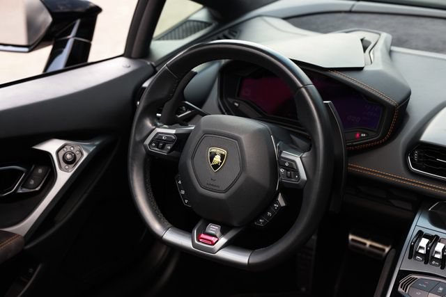Used 2019 Lamborghini Huracan LP 580-2 RWD image 37