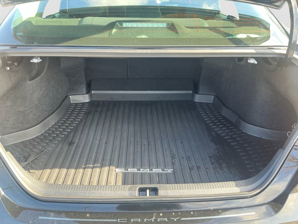 Used 2025 Toyota Camry XLE image 17