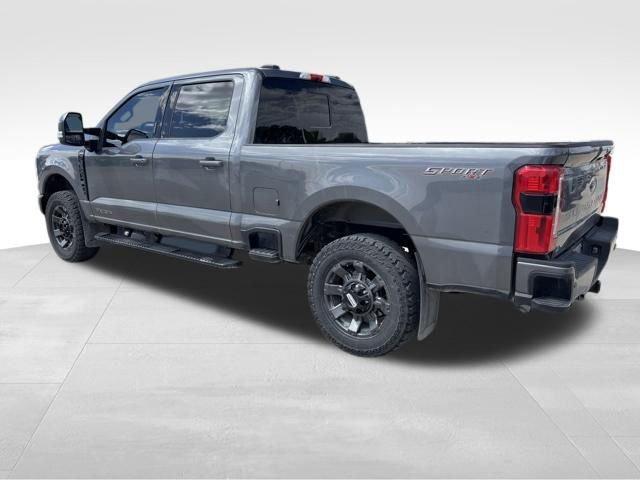 Used 2023 Ford F350 Lariat w/ Lariat Ultimate Package AWD/4WD image 3