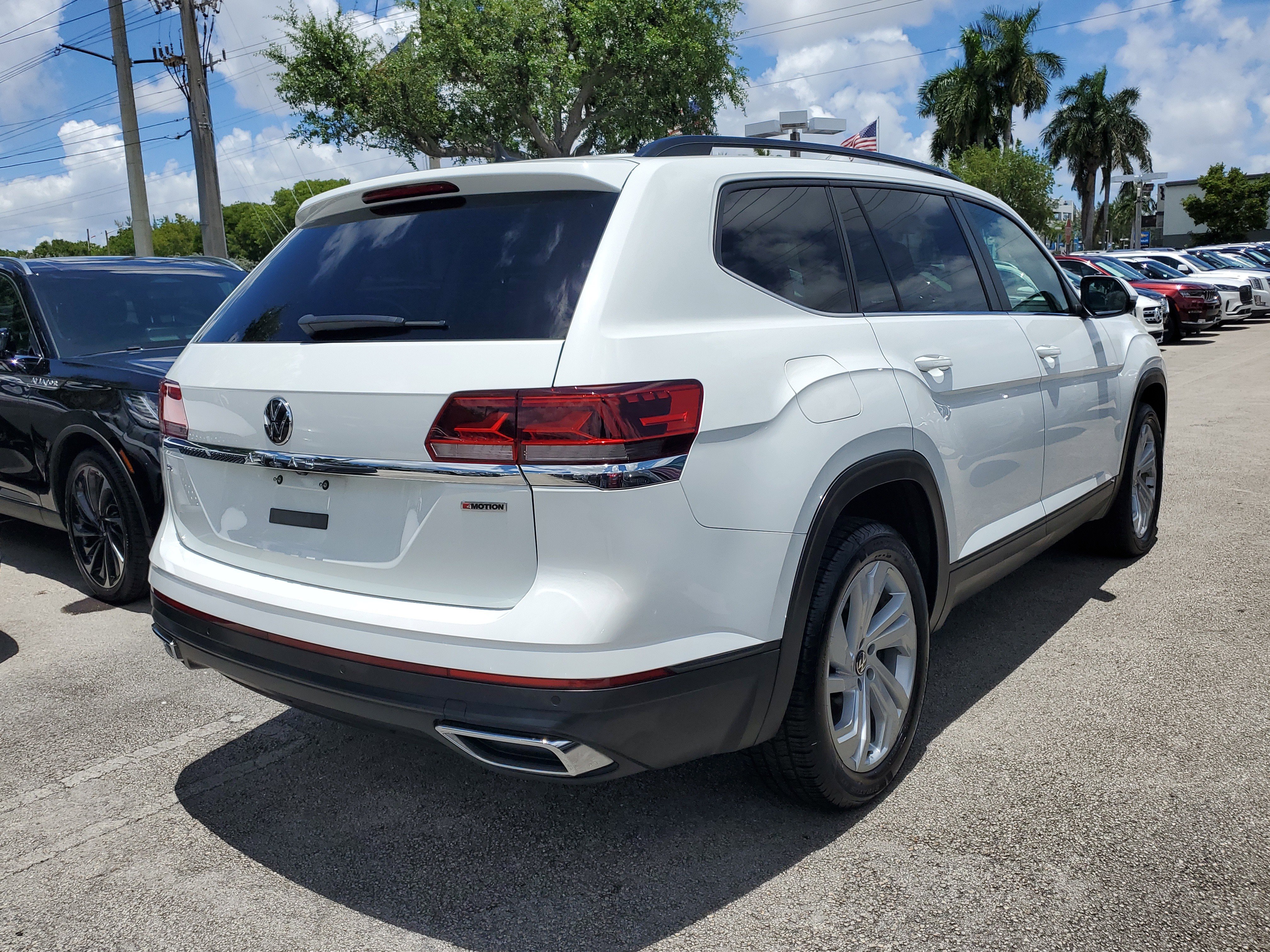 Used 2021 Volkswagen Atlas SE w/ Panoramic Sunroof Package image 6
