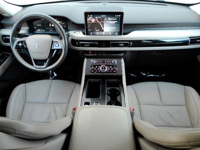 Used 2020 Lincoln Aviator Reserve w/ Equipment Group 201A image 3