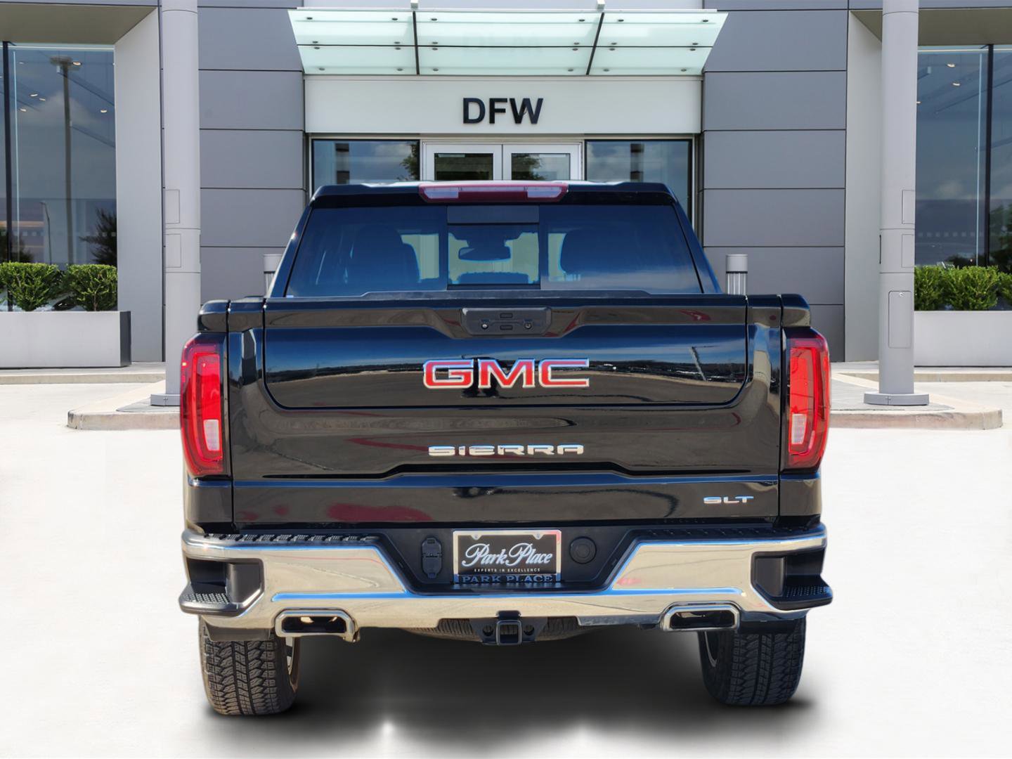 Used 2023 GMC Sierra 1500 SLT w/ SLT Convenience Package image 6