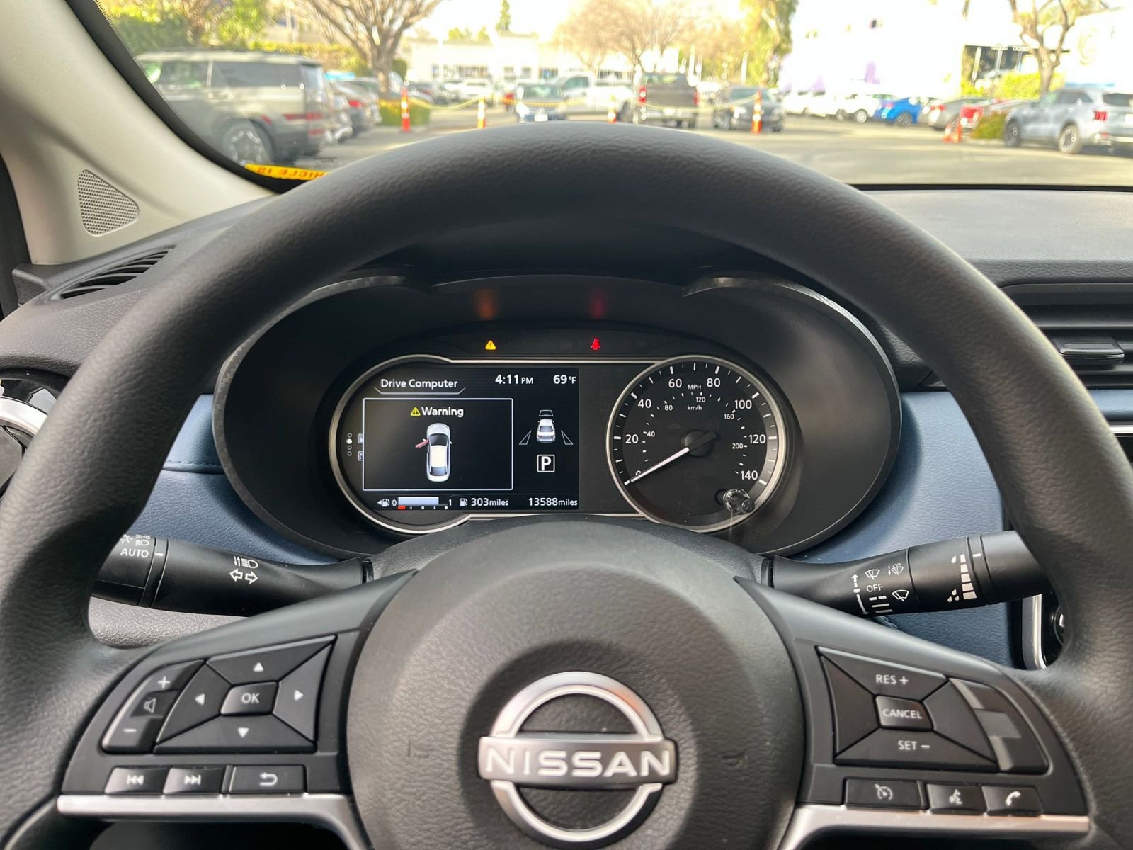 Used 2025 Nissan Versa SV image 25