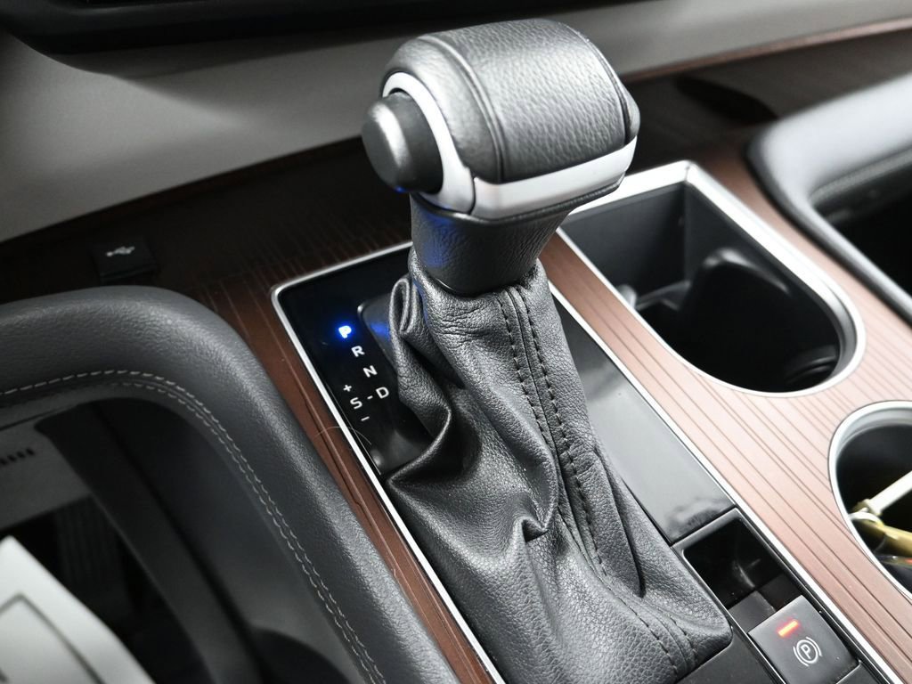 Used 2024 Toyota Sienna XLE image 23