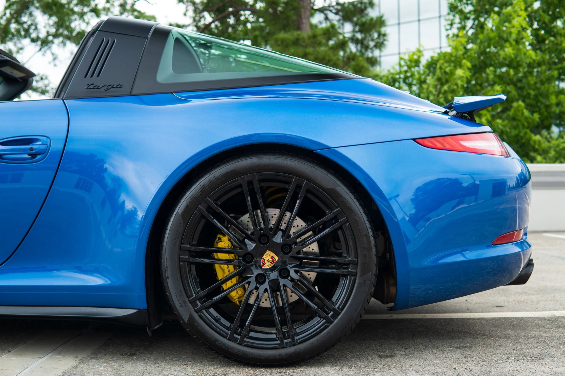Used 2015 Porsche 911 Targa 4S w/ Sport Chrono Package AWD/4WD image 29