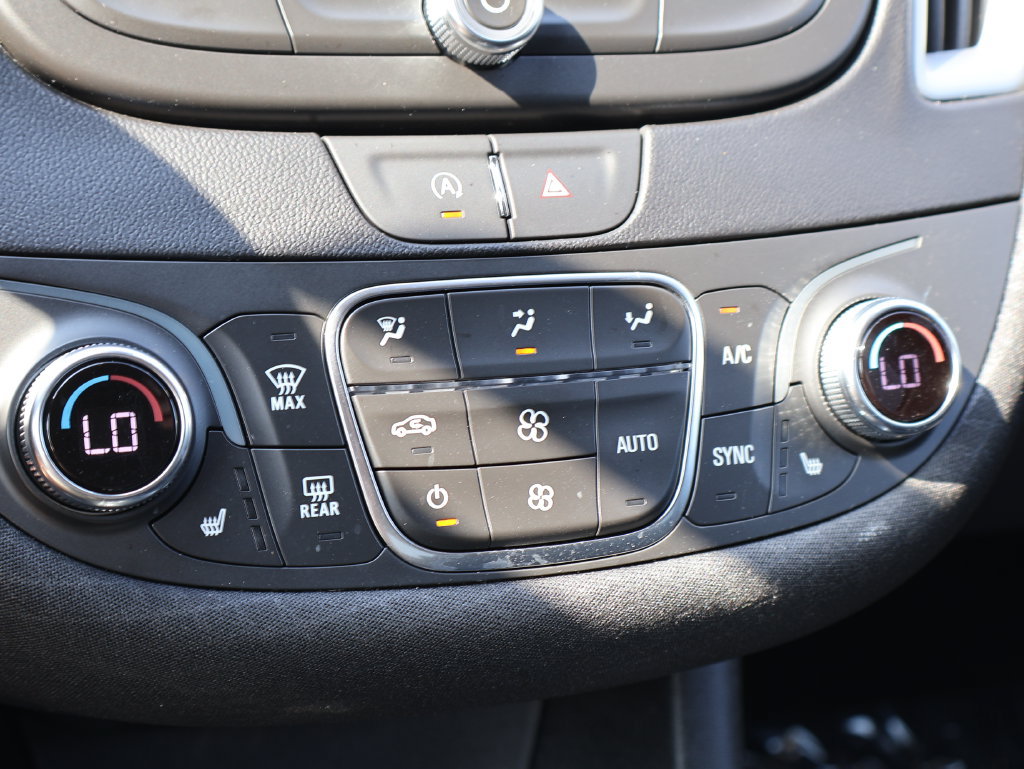 Used 2024 Chevrolet Malibu LT FWD image 35