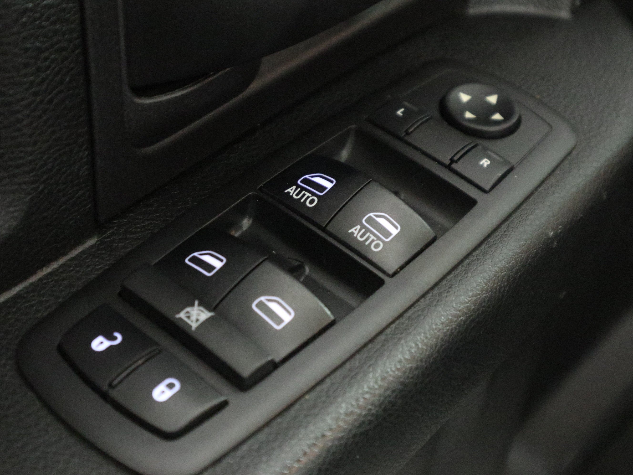 Used 2017 RAM 1500 Express image 27