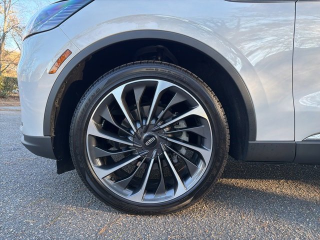 Used 2025 Lincoln Aviator Reserve w/ Equipment Group 201A image 9