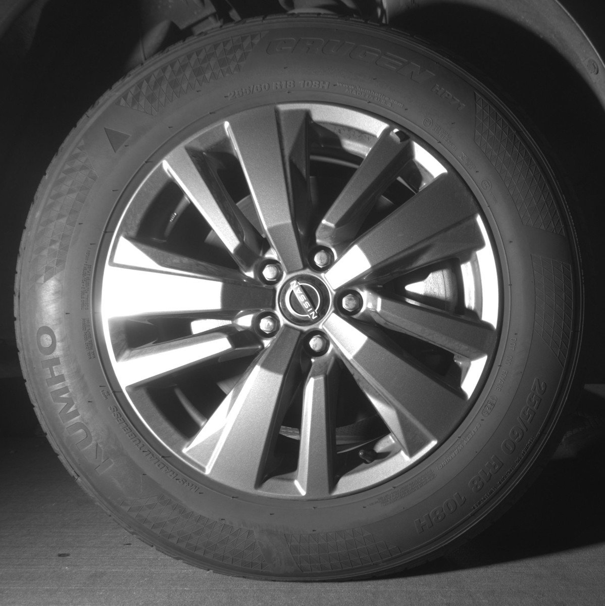 Used 2025 Nissan Pathfinder SV image 13