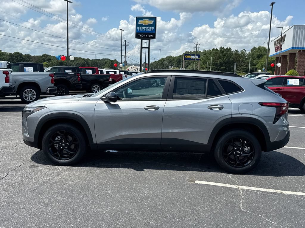 New 2026 Chevrolet Trax LT w/ Midnight Edition FWD image 9