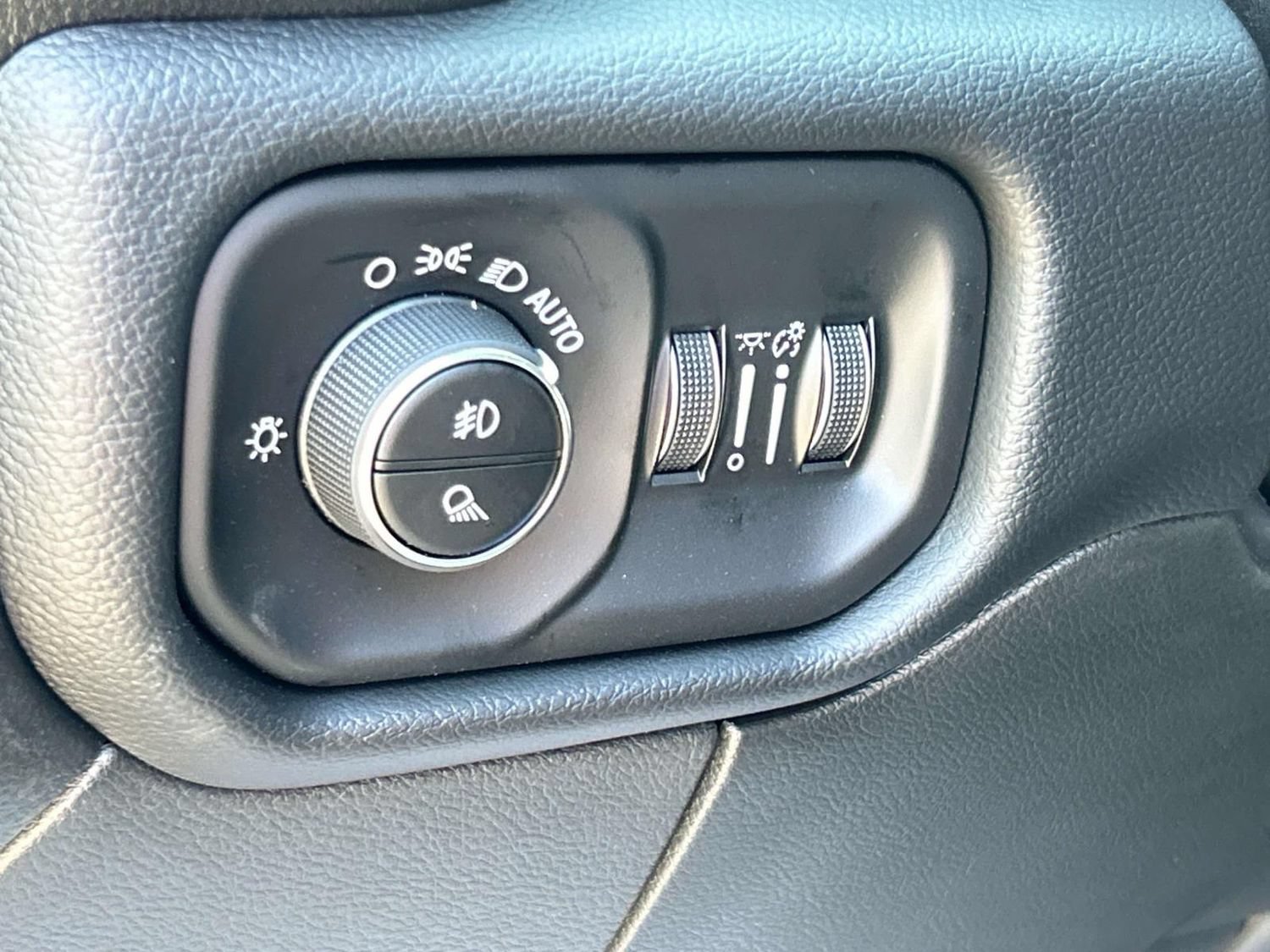 New 2026 RAM 2500 Laramie w/ Night Edition AWD/4WD image 30