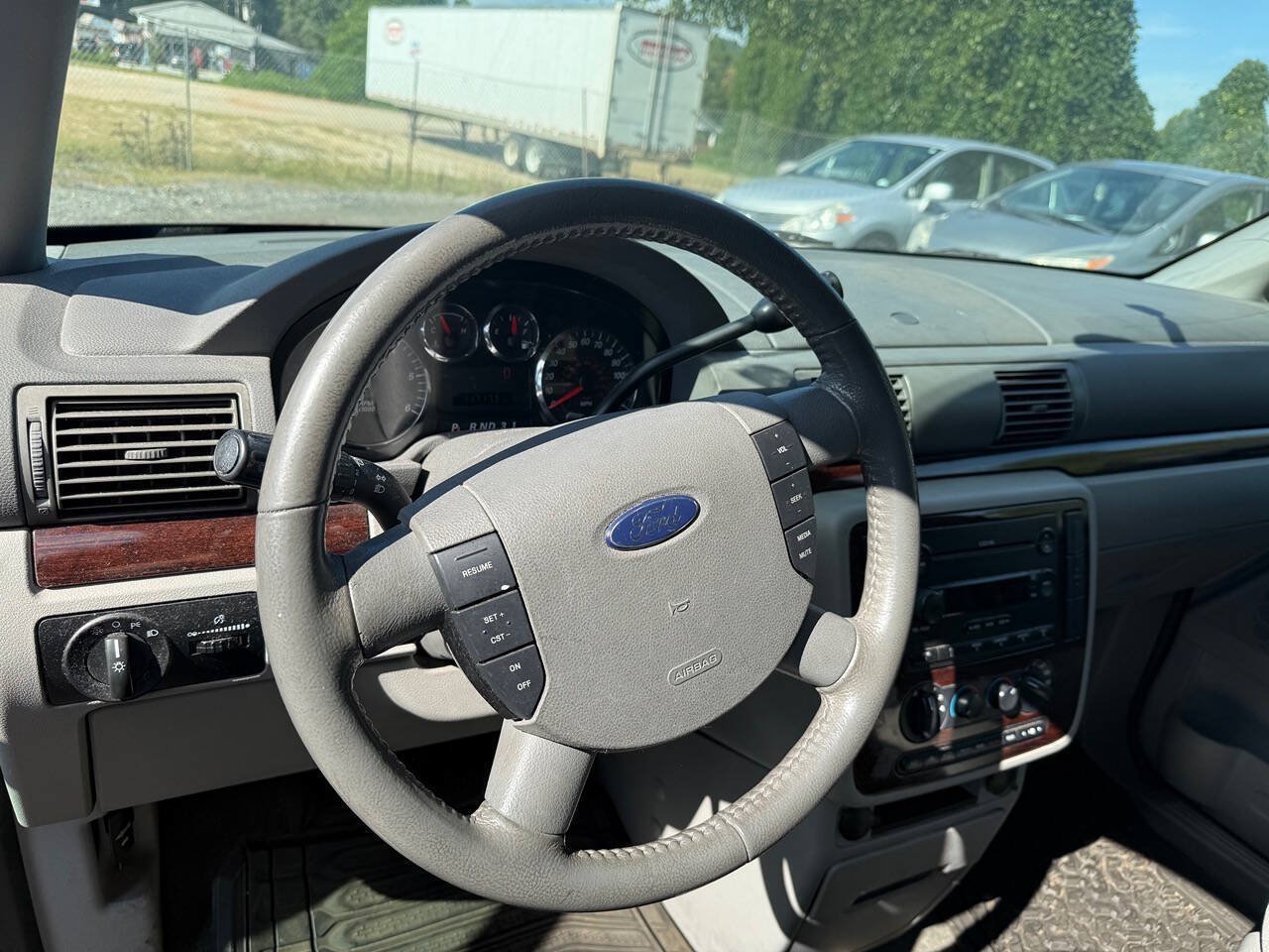 Used 2006 Ford Freestar SEL FWD image 19
