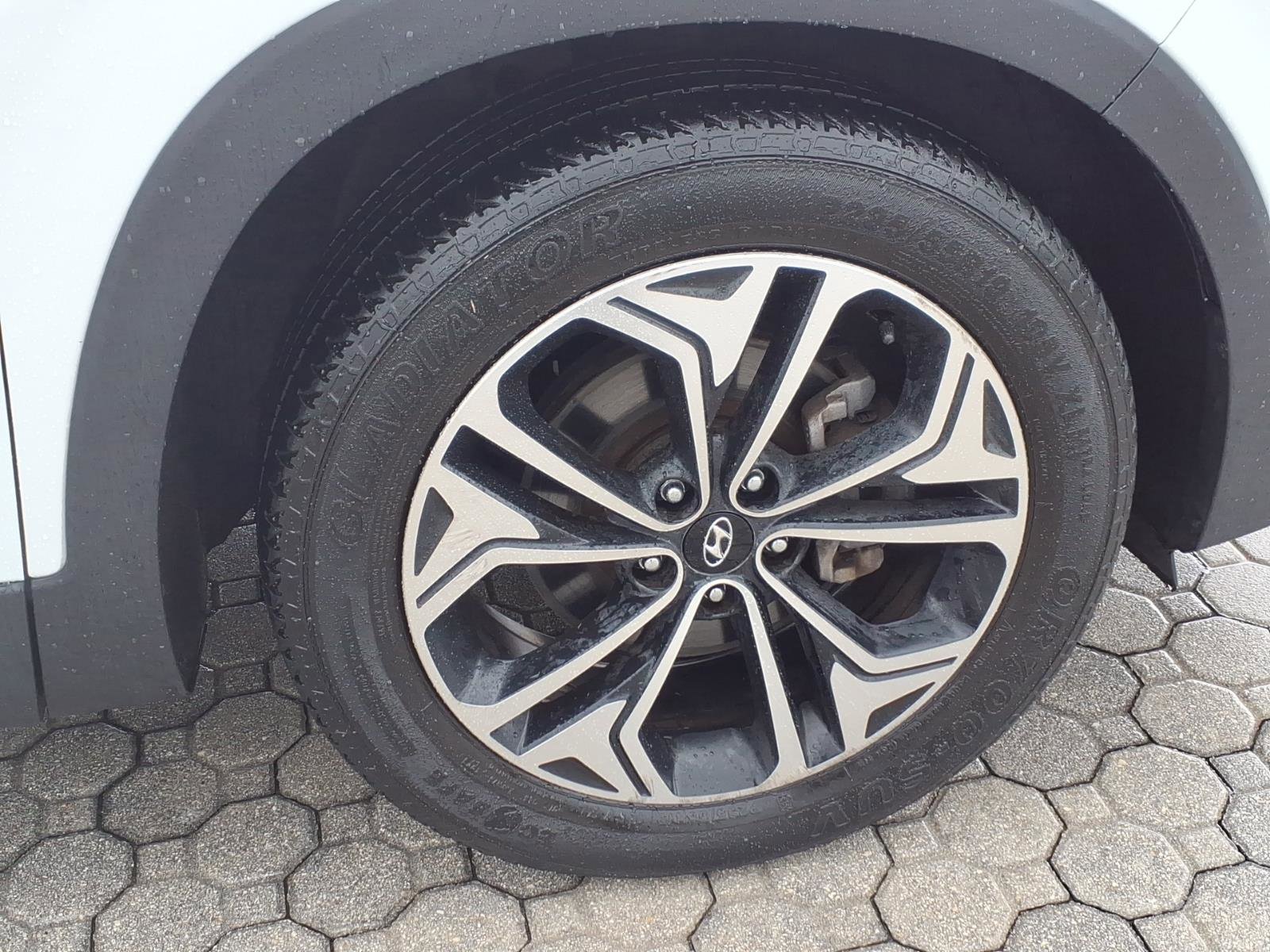 Used 2019 Hyundai Santa Fe FWD image 21