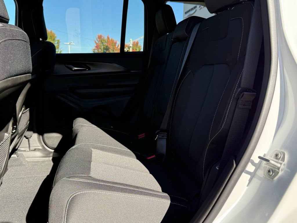 New 2025 Jeep Grand Cherokee Laredo w/ Trailer Tow Package image 26