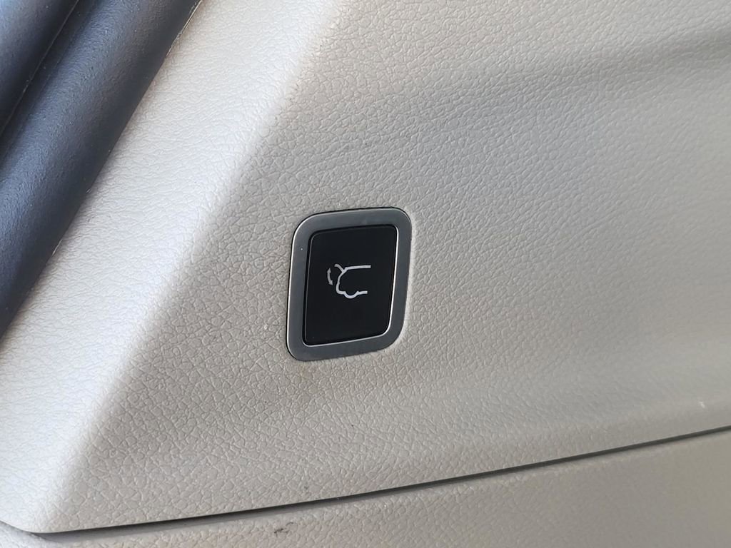 Used 2018 Chrysler Pacifica Limited image 12