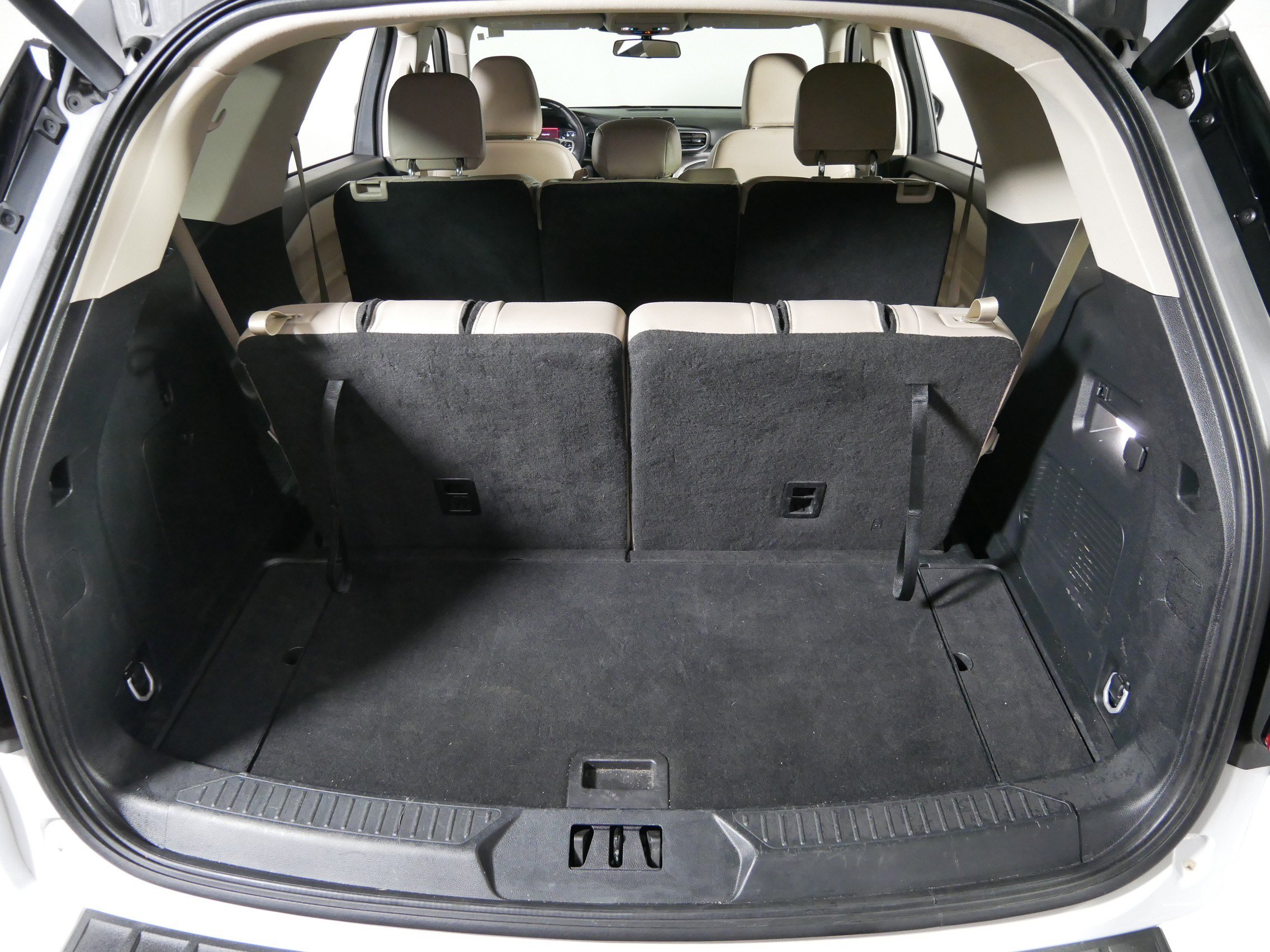 Used 2023 Ford Explorer XLT w/ Equipment Group 202A image 18