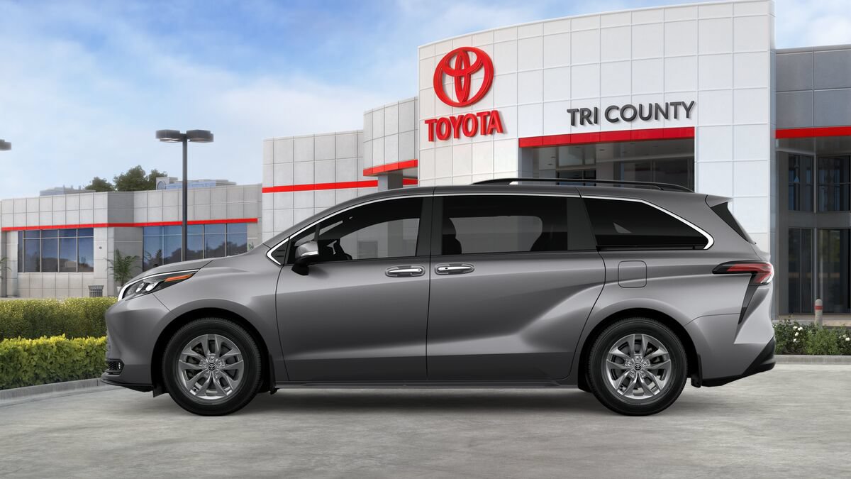 New 2026 Toyota Sienna XLE FWD image 4