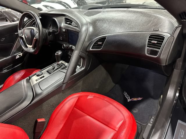 Used 2019 Chevrolet Corvette Stingray Coupe w/ Carbon Flash Badge Package RWD image 9