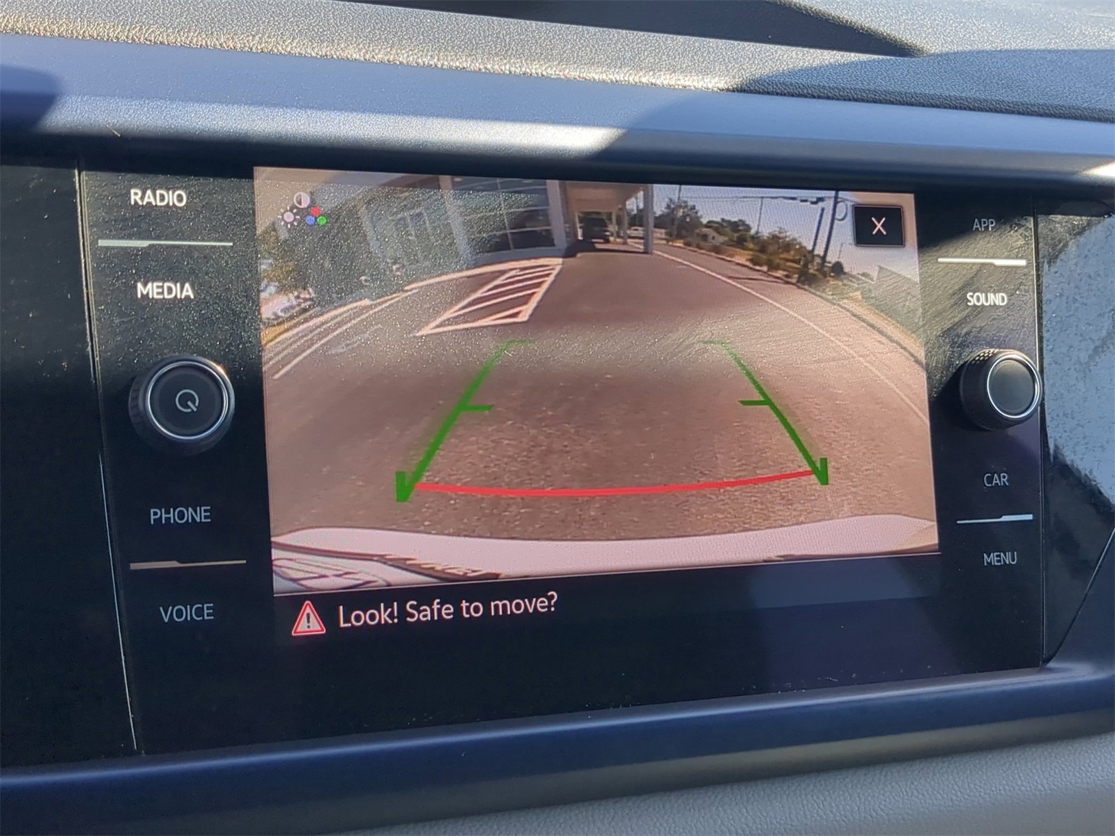 Used 2022 Volkswagen Taos SE image 22