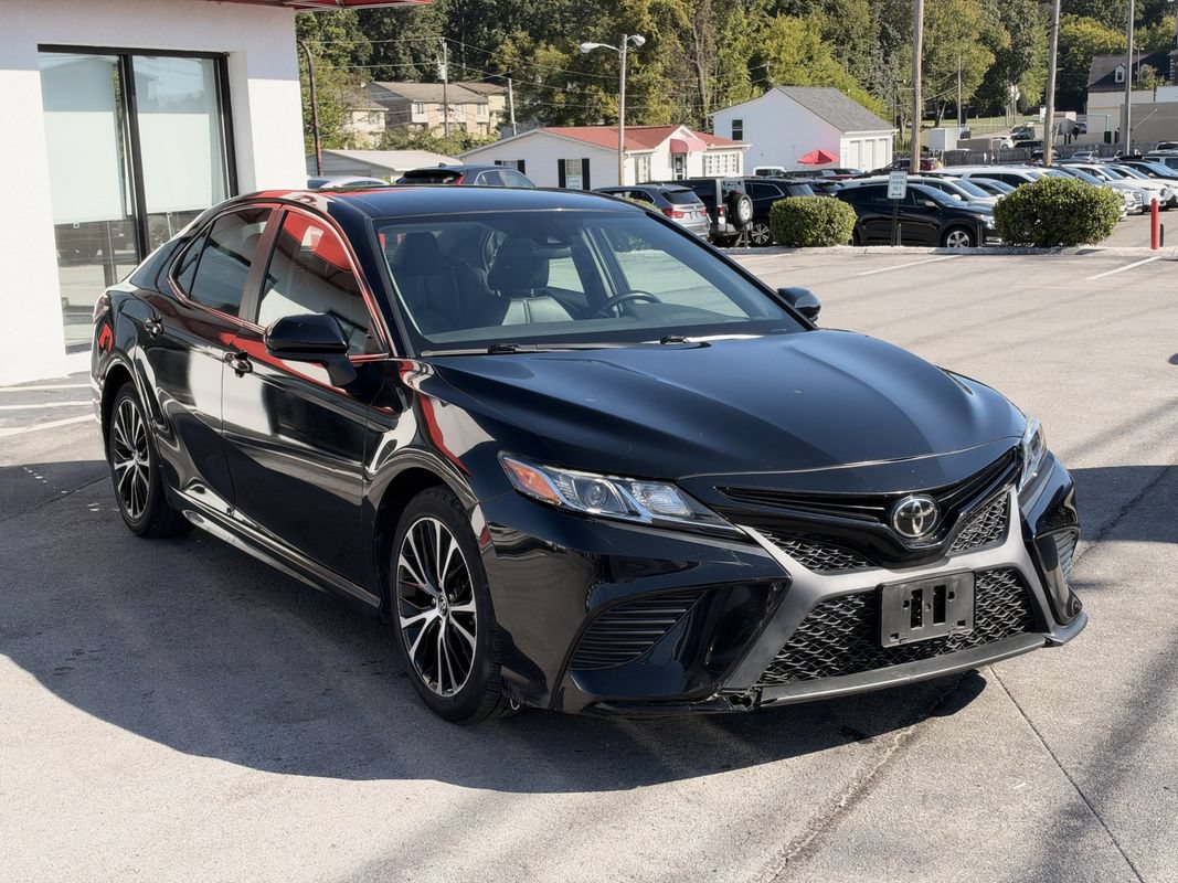 Used 2019 Toyota Camry SE FWD image 8