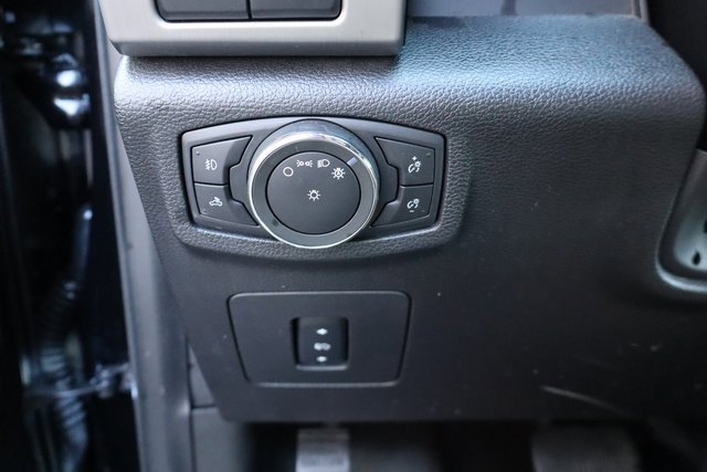 Used 2017 Ford F150 Platinum w/ Equipment Group 701A Luxury image 15