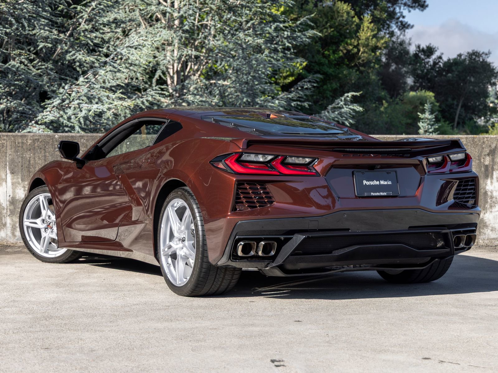 Used 2022 Chevrolet Corvette Stingray Preferred Cpe w/ Engine Appearance Package RWD image 3