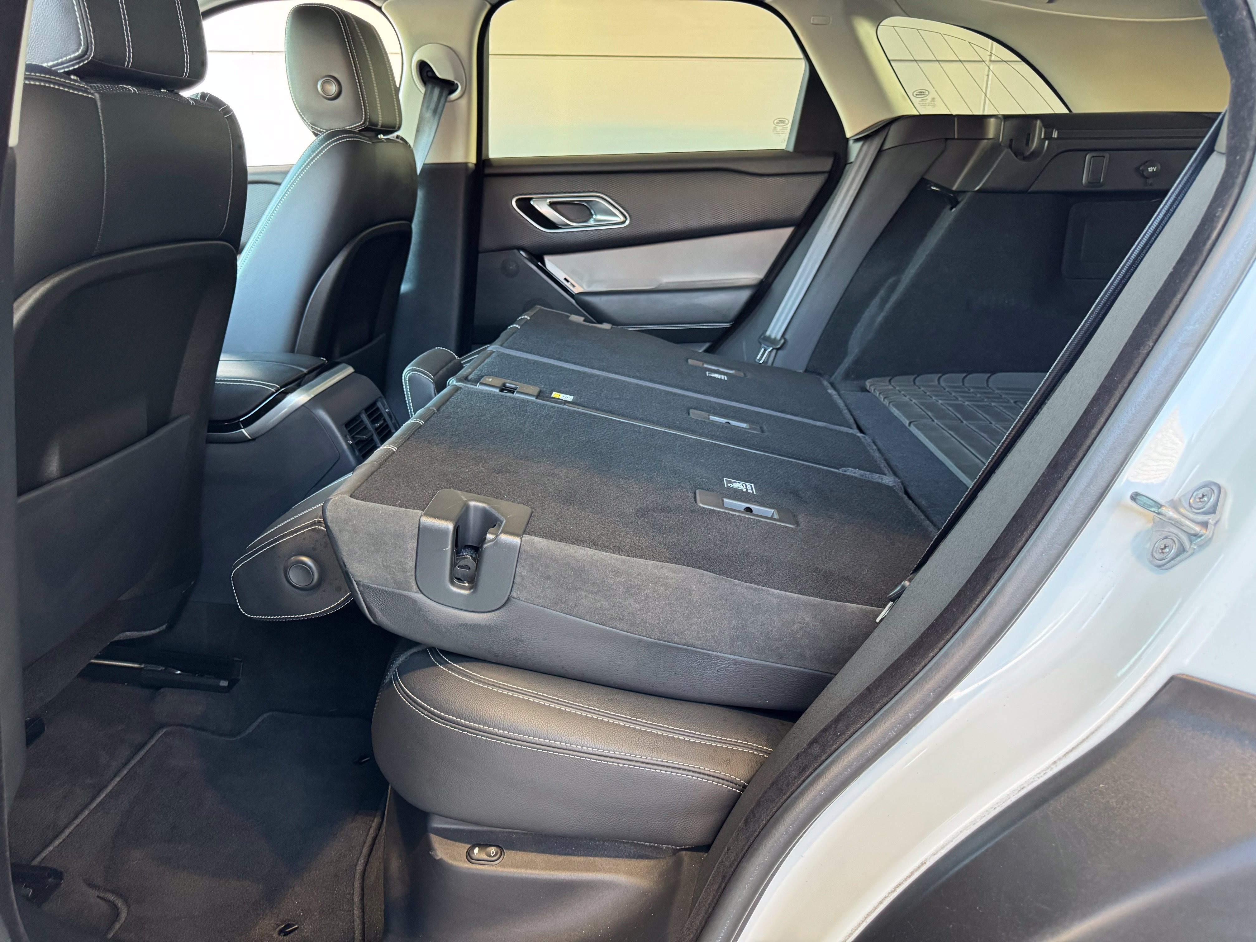 Used 2018 Land Rover Range Rover Velar S AWD/4WD image 27