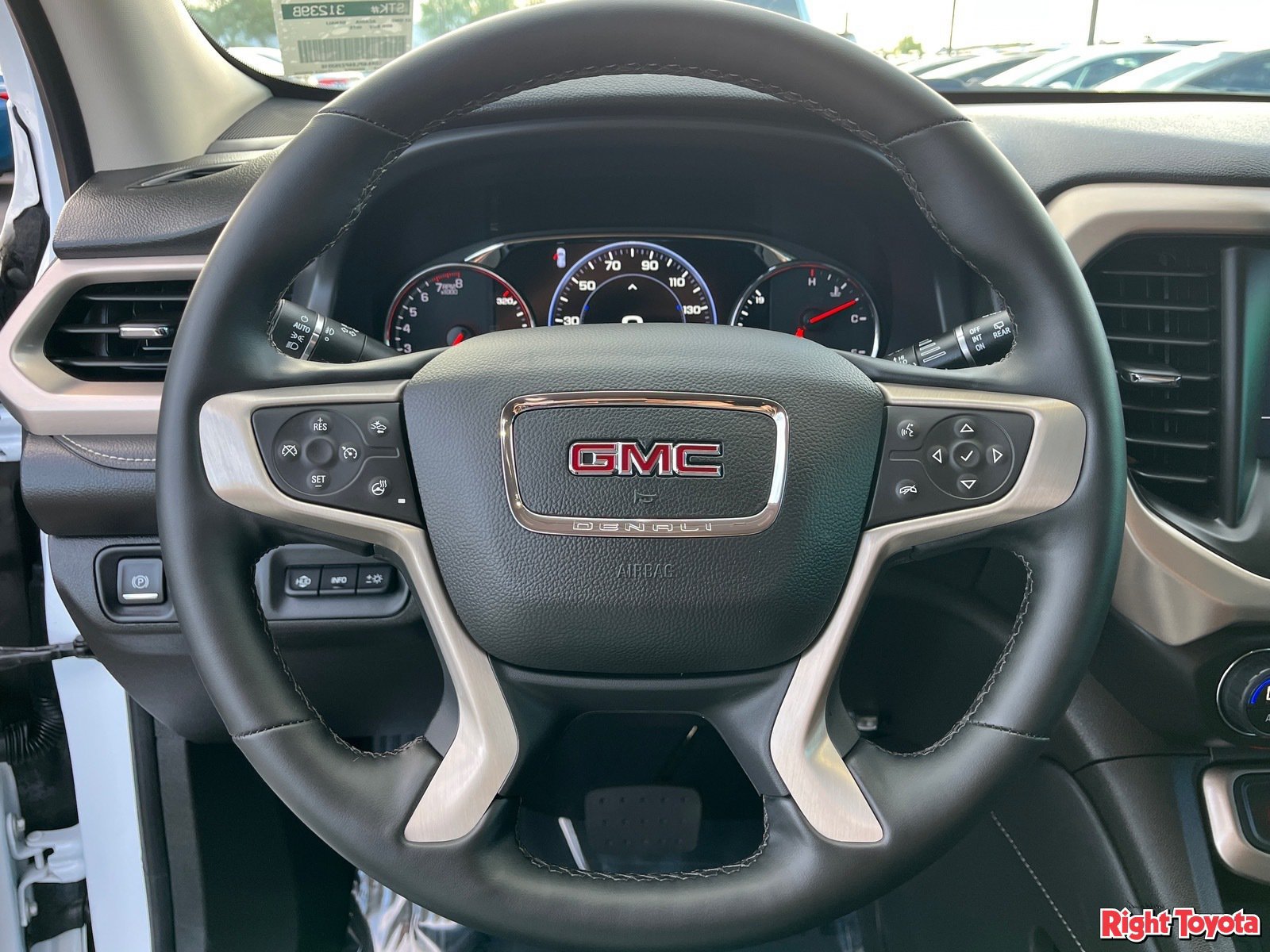 Used 2023 GMC Acadia Denali w/ Denali Ultimate Package FWD image 21