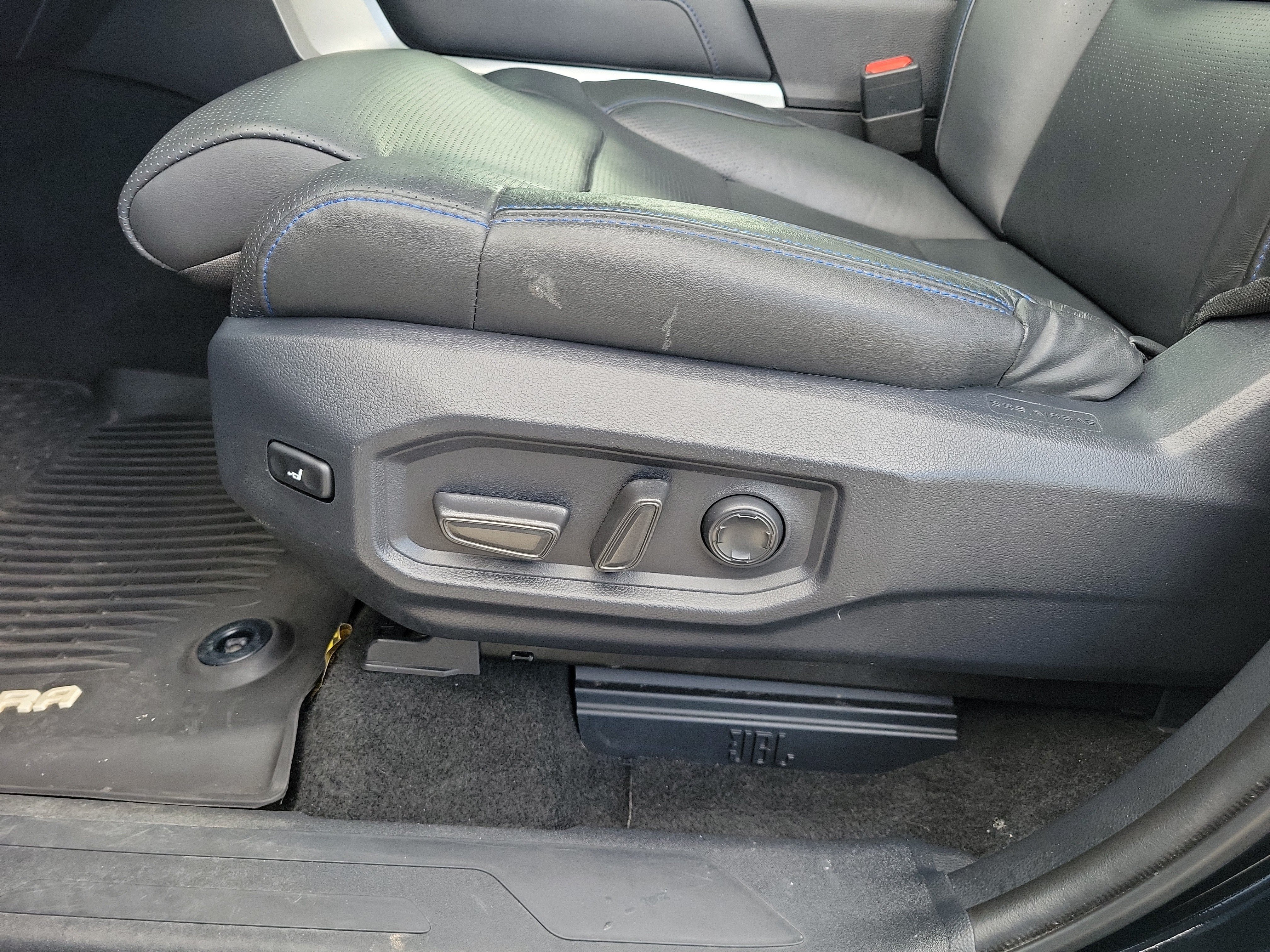 Used 2023 Toyota Tundra Platinum w/ Advanced Package AWD/4WD image 20